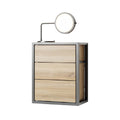 **Moderne nachtkast met lamp en houten lades**